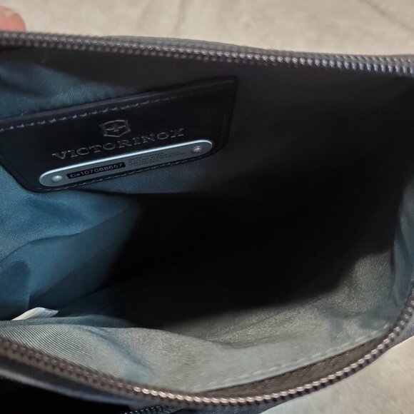 Victorinox Gray Swiss Army Men Crossbody Bag Fabric Office School Shoulder Strap - Picture 3 of 14